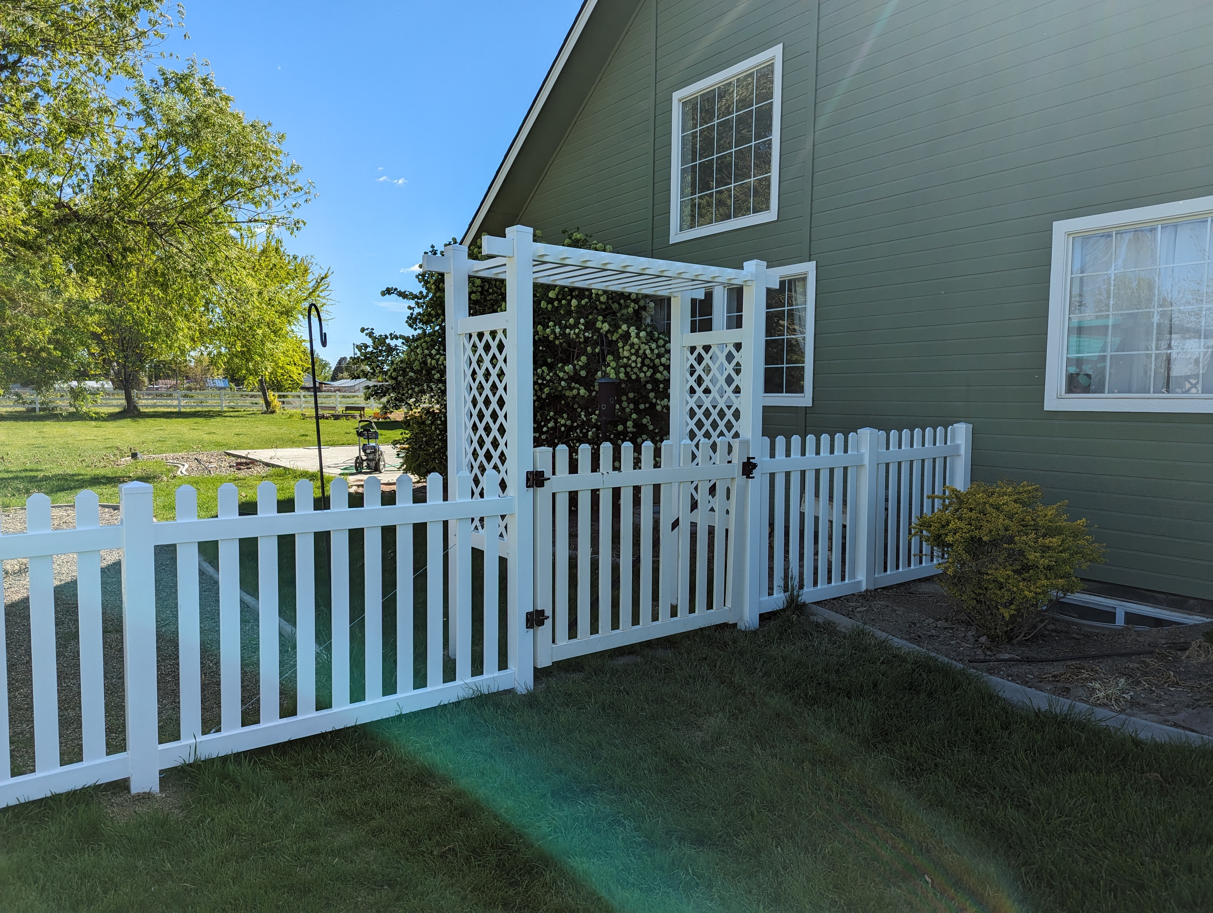 Custom Gates & Arbors